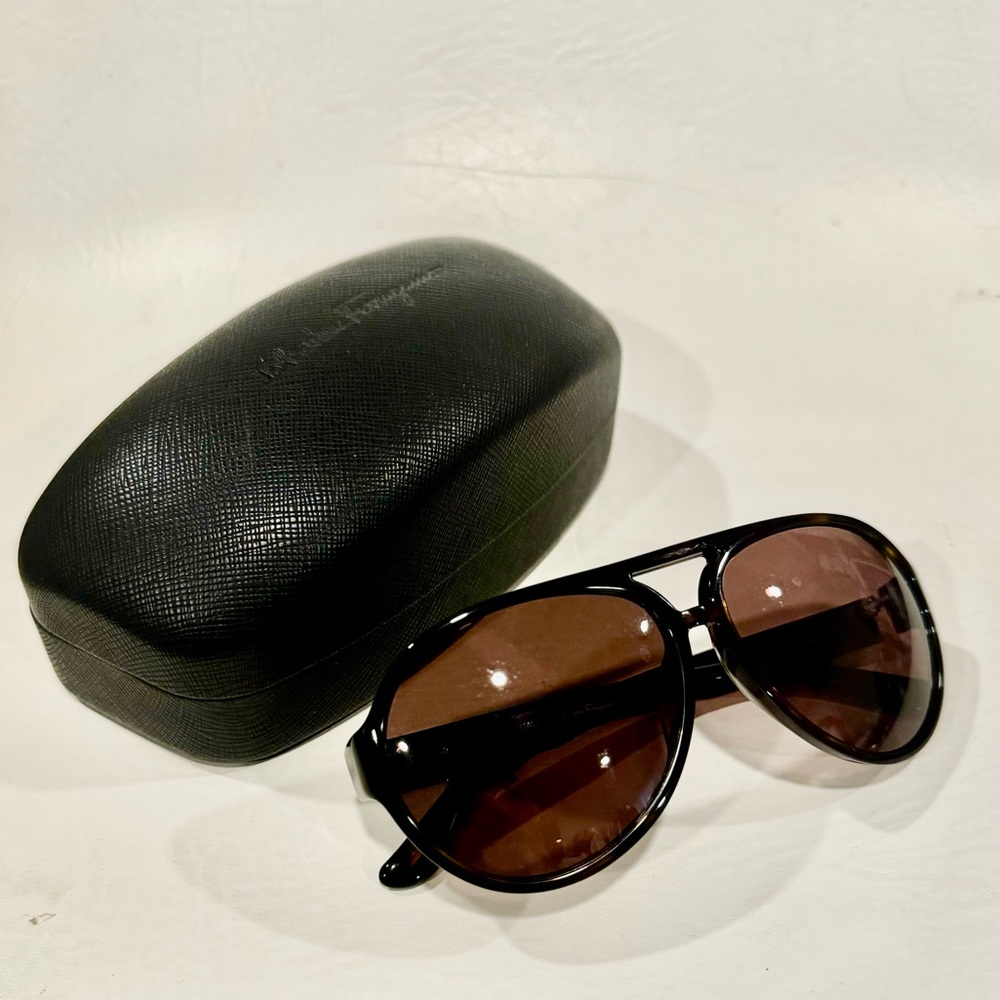 NEW Salvatore Ferragamo SF619S Aviator Sunglasses